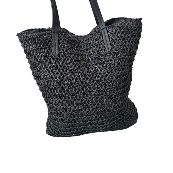 Vacation Bag And Hat.  Women's woven beach/pool Bag and hat. Black And white. - Picture 6 of 10